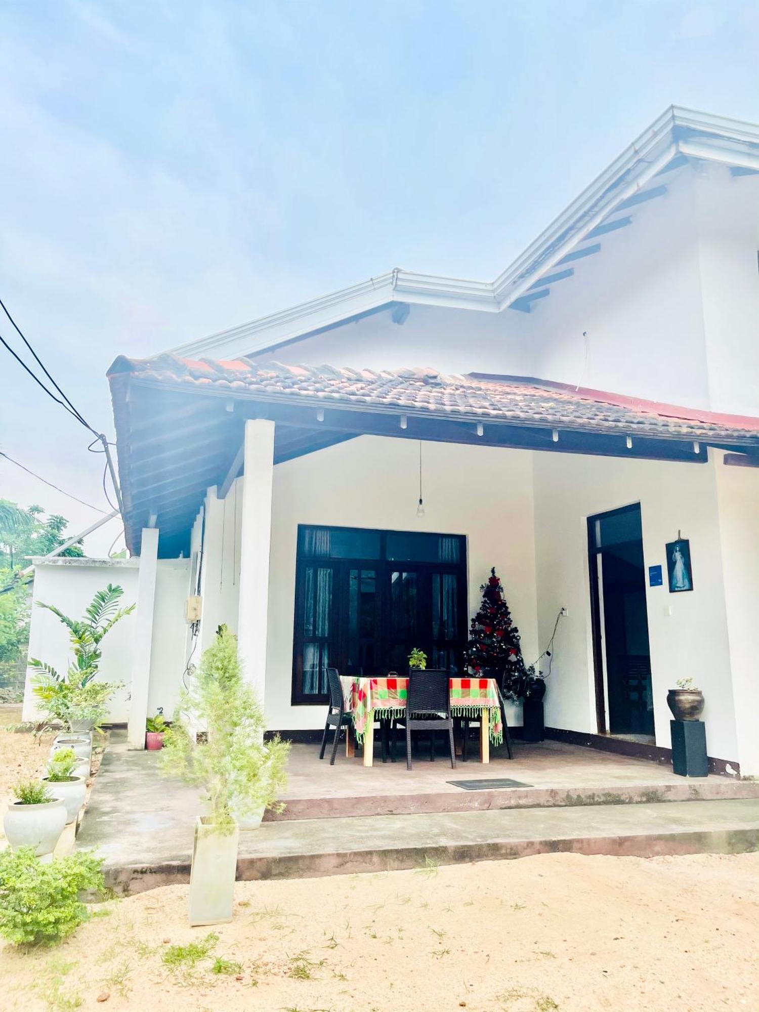Sebastian Family Villa Negombo Esterno foto